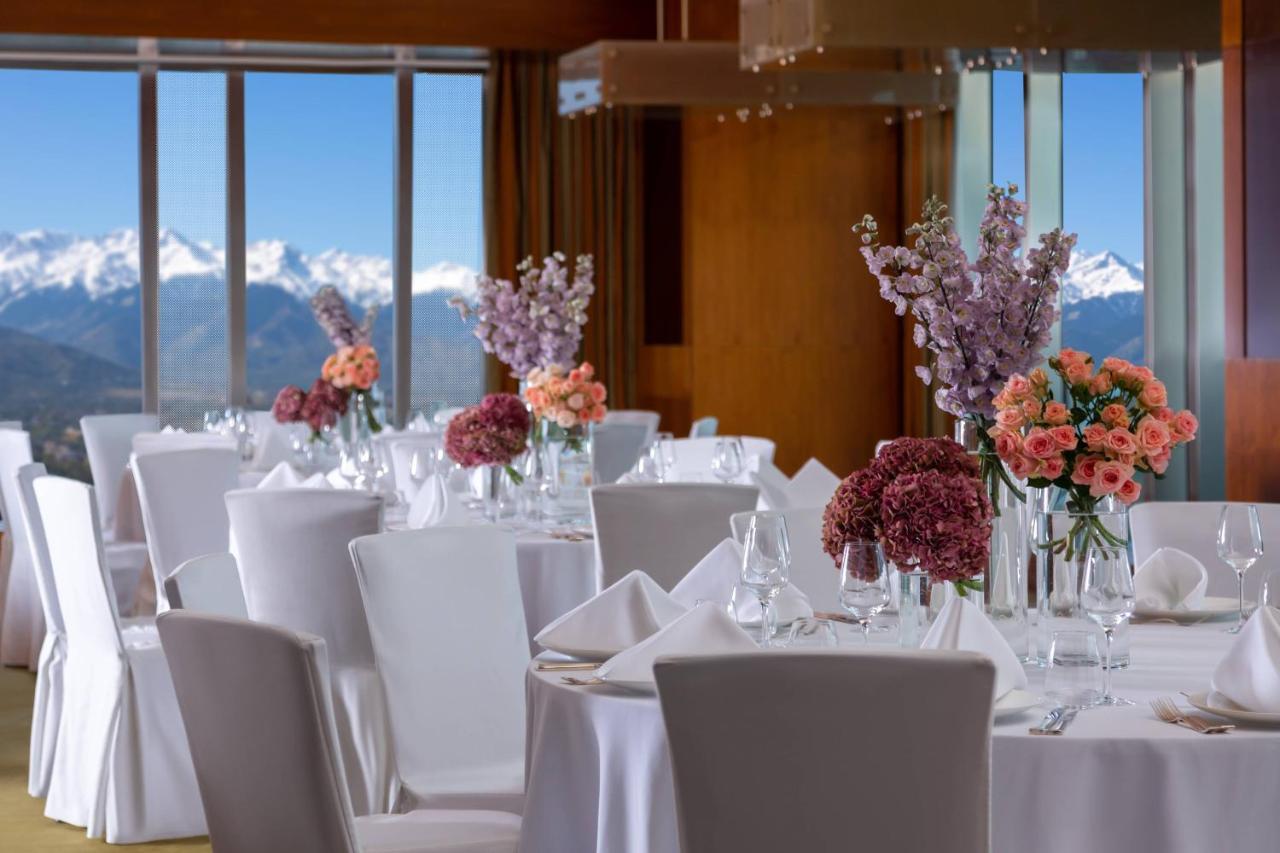 Hotel The Ritz-Carlton, Almaty Extérieur photo