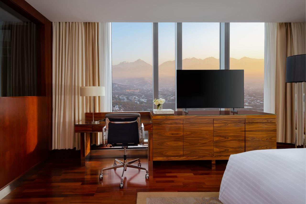 Hotel The Ritz-Carlton, Almaty Extérieur photo