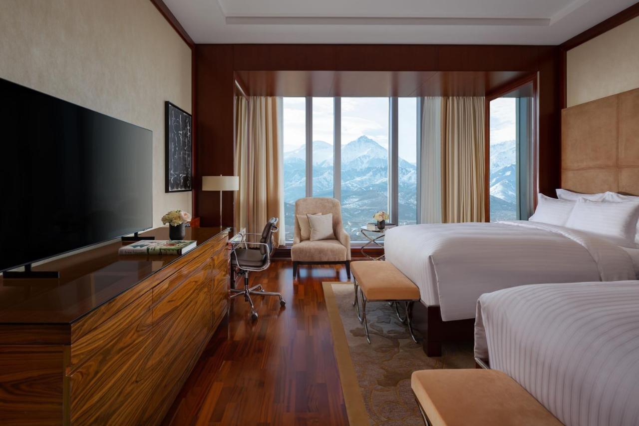 Hotel The Ritz-Carlton, Almaty Extérieur photo