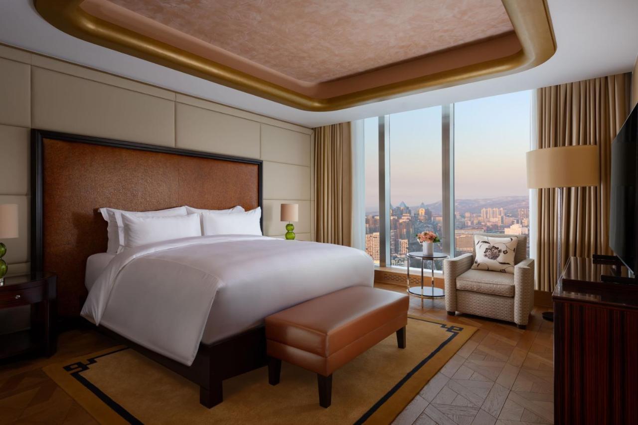 Hotel The Ritz-Carlton, Almaty Extérieur photo