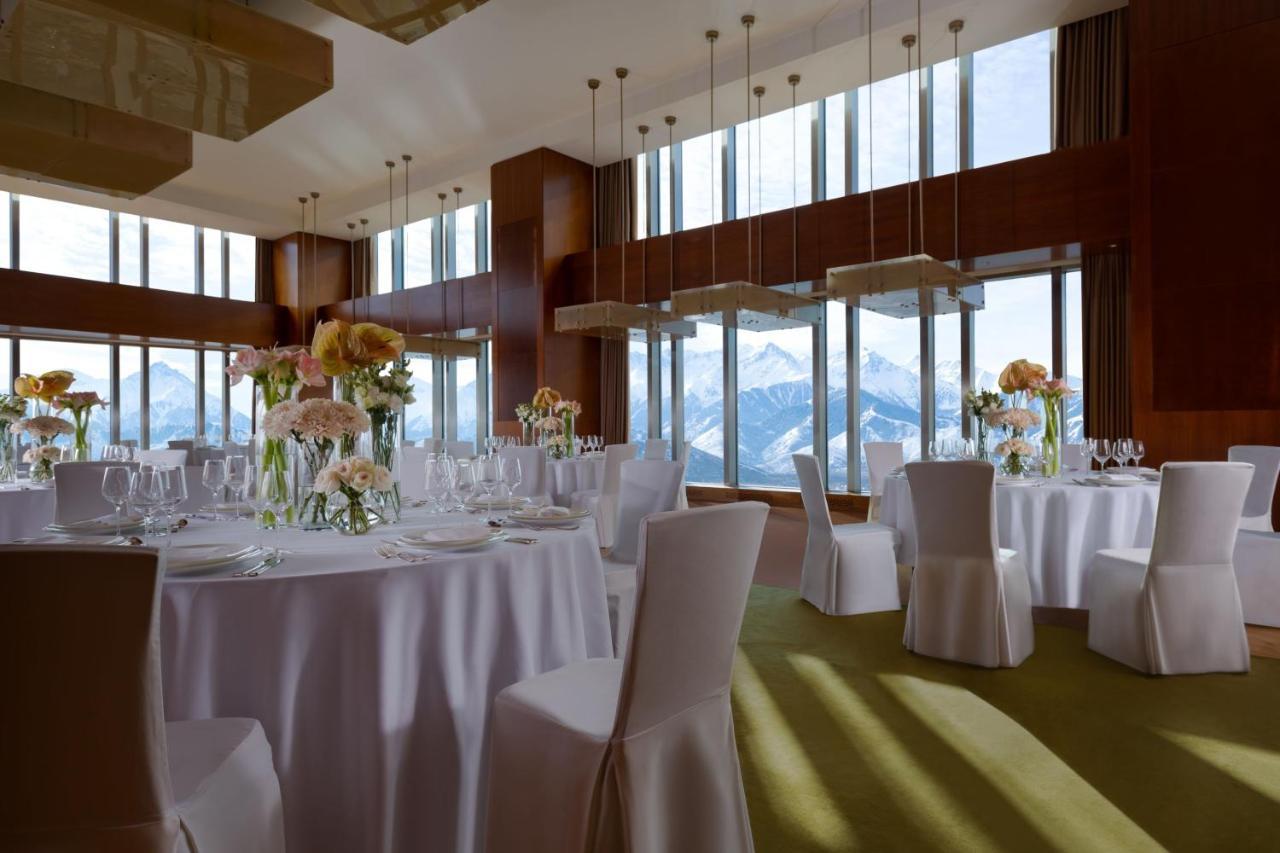 Hotel The Ritz-Carlton, Almaty Extérieur photo