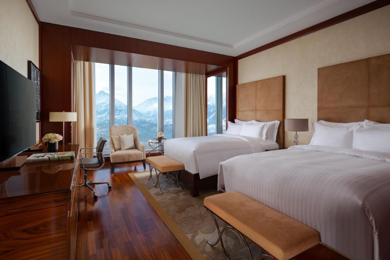 Hotel The Ritz-Carlton, Almaty Extérieur photo