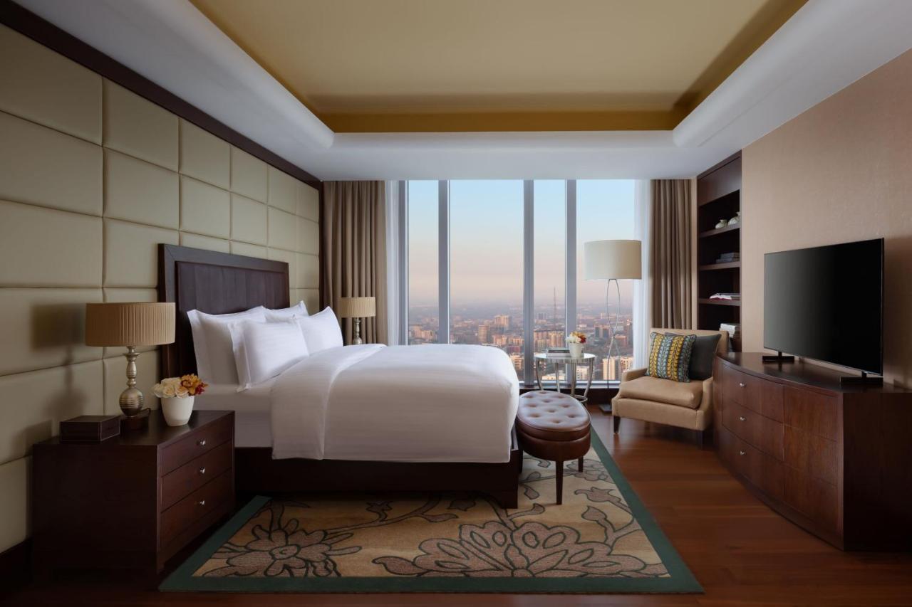 Hotel The Ritz-Carlton, Almaty Extérieur photo