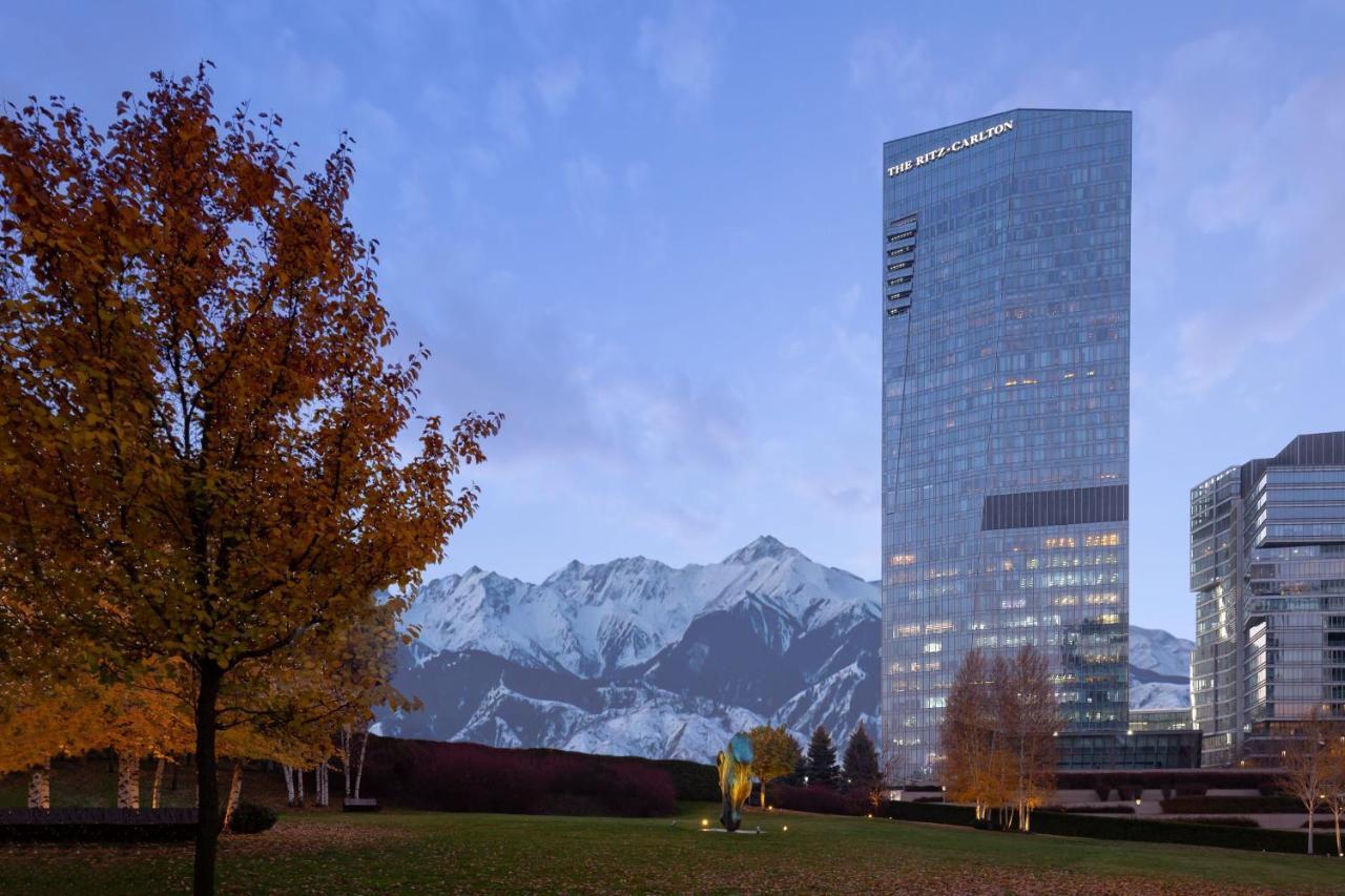 Hotel The Ritz-Carlton, Almaty Extérieur photo