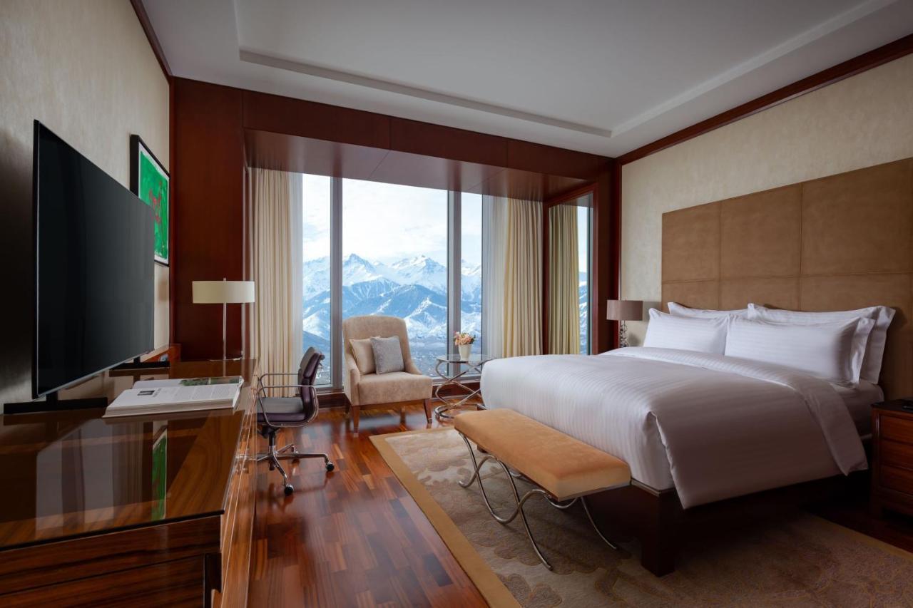 Hotel The Ritz-Carlton, Almaty Extérieur photo