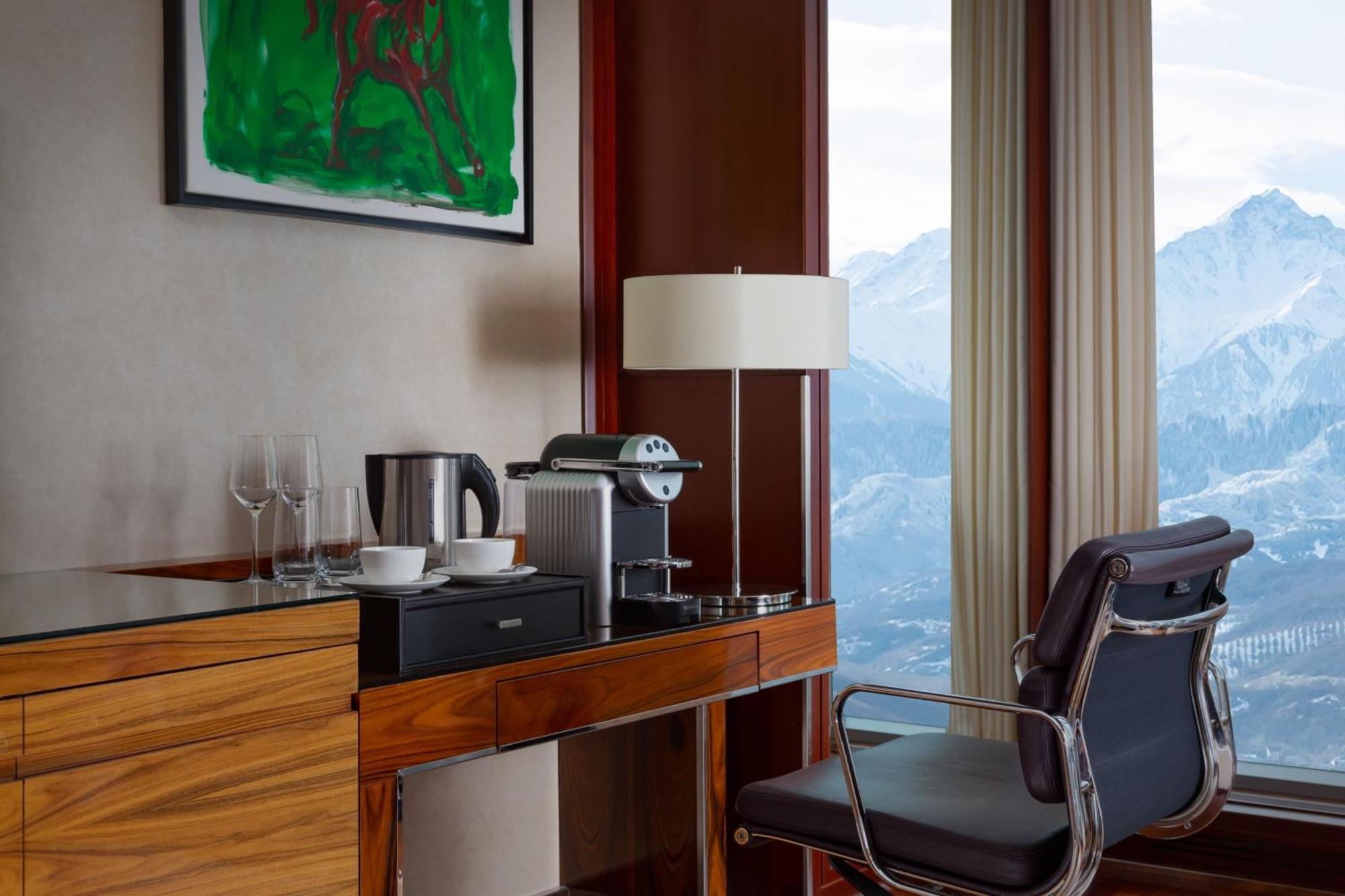 Hotel The Ritz-Carlton, Almaty Extérieur photo