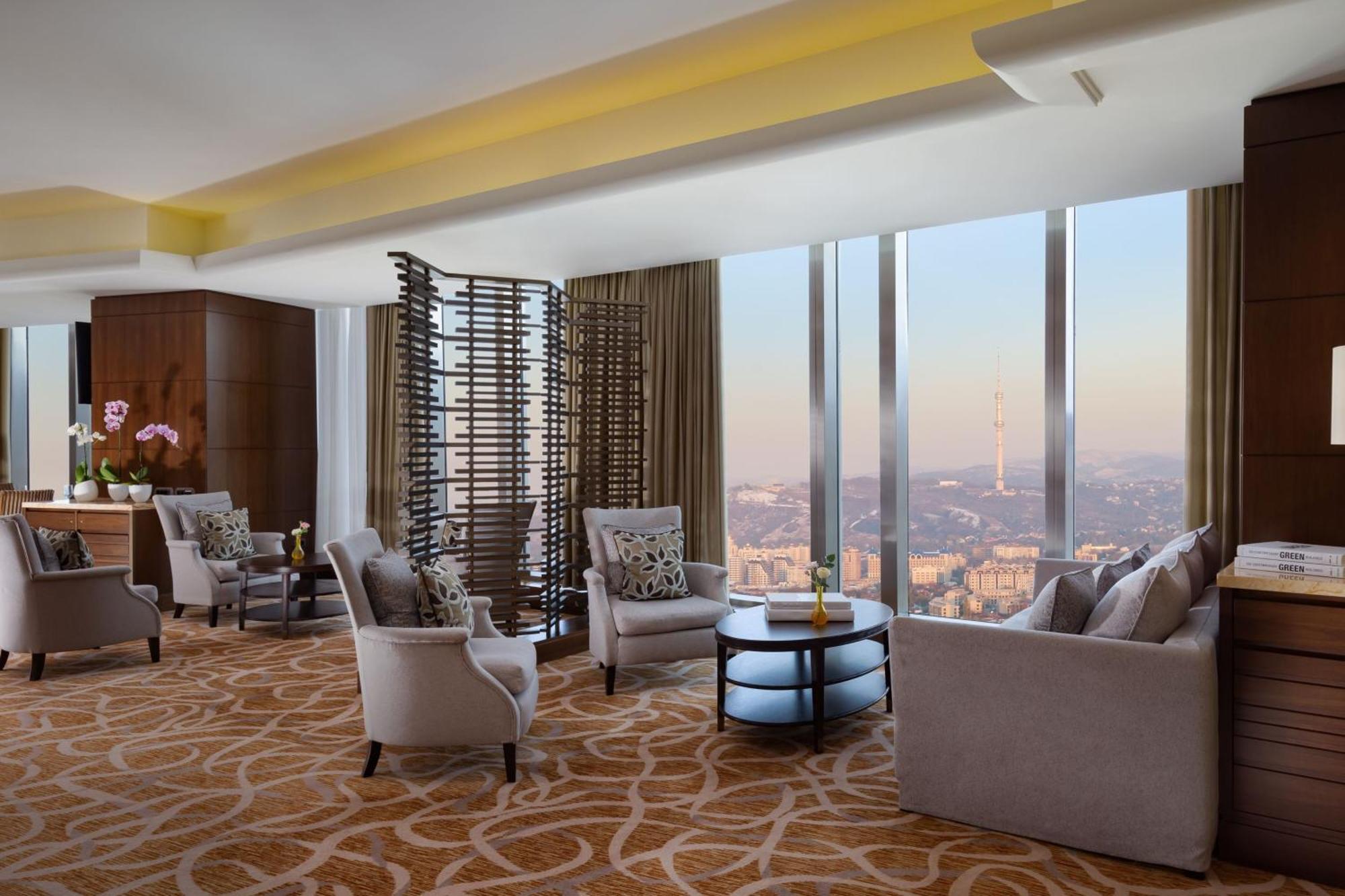Hotel The Ritz-Carlton, Almaty Extérieur photo