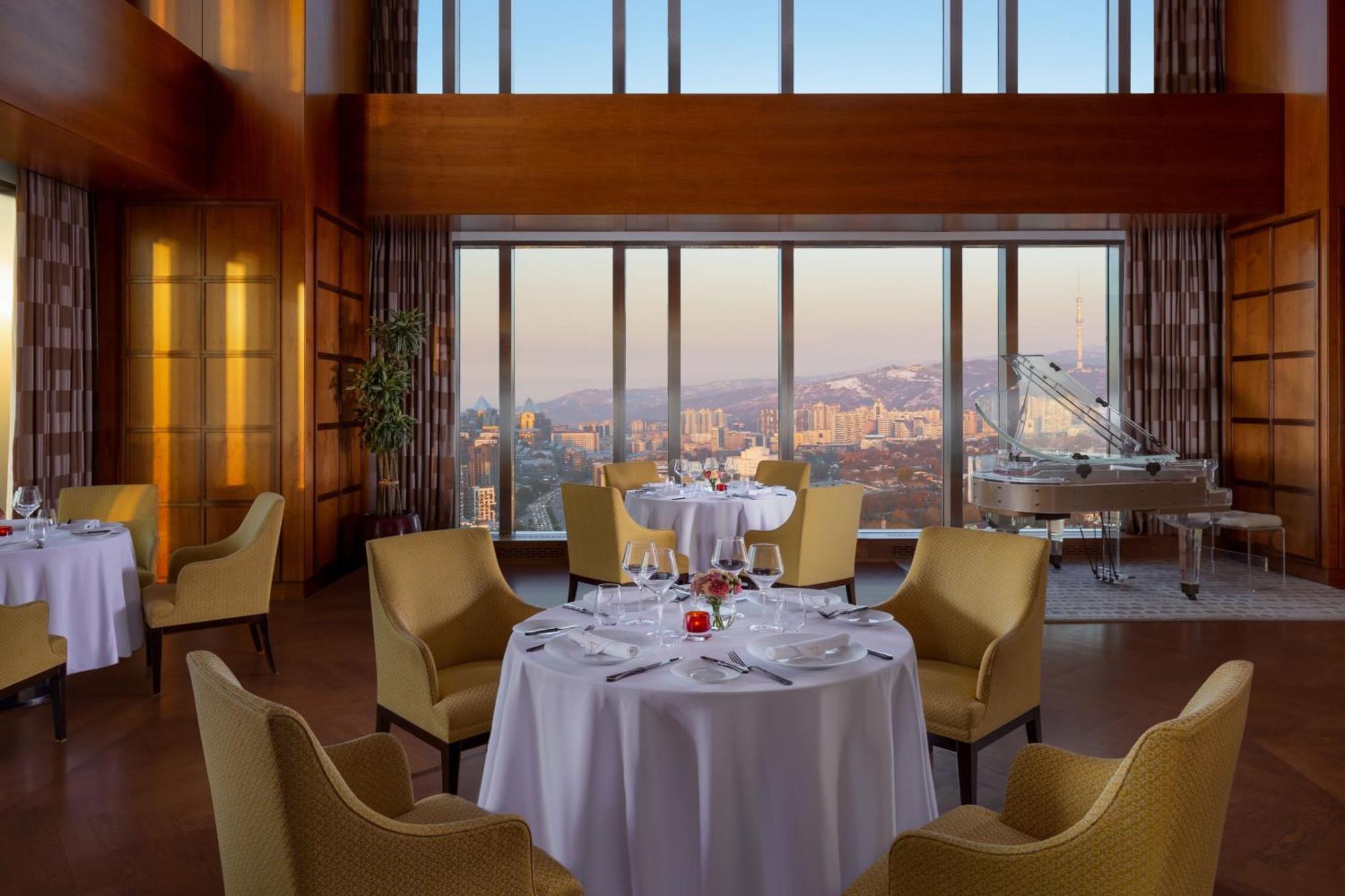 Hotel The Ritz-Carlton, Almaty Extérieur photo