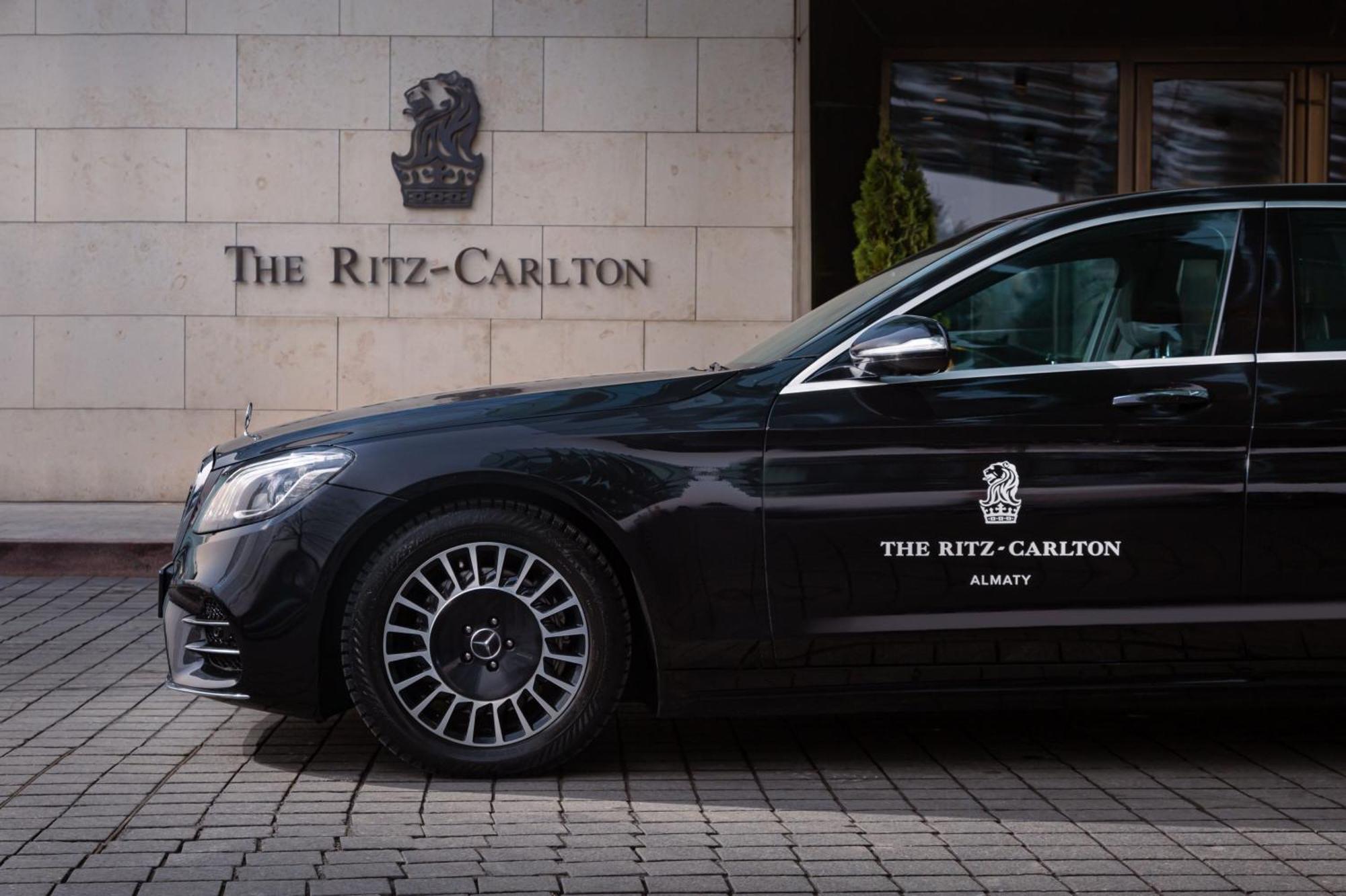 Hotel The Ritz-Carlton, Almaty Extérieur photo